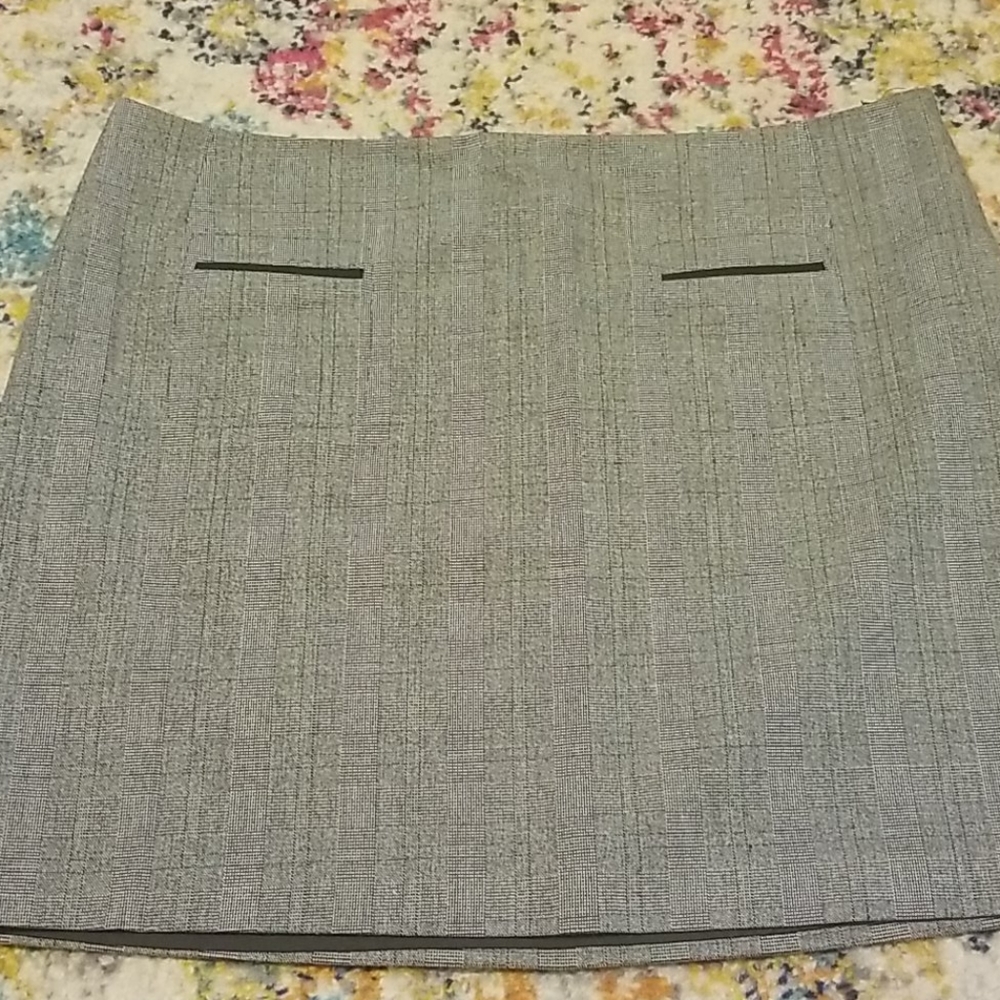Grey fitted skirt